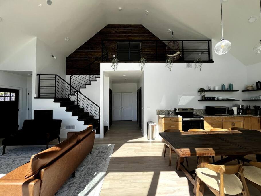 Red Rock Retreat Stunning Floor To Ceiling Views Βίλα Hatch Εξωτερικό φωτογραφία