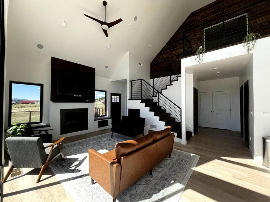 Red Rock Retreat Stunning Floor To Ceiling Views Βίλα Hatch Εξωτερικό φωτογραφία